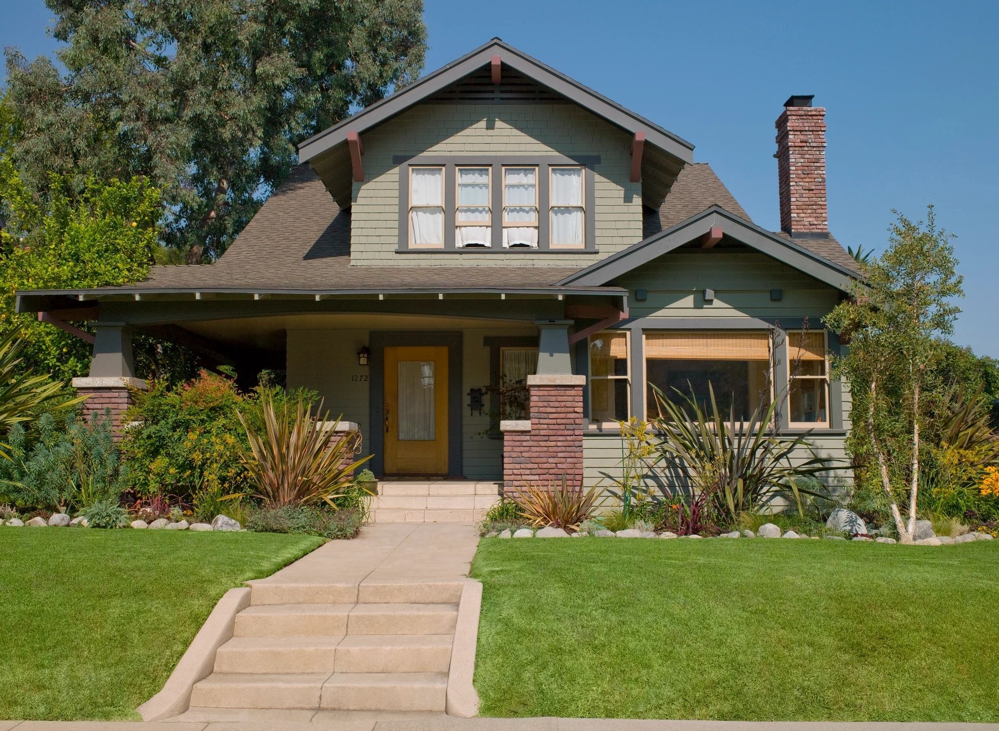 Craftsman style residential home exterior